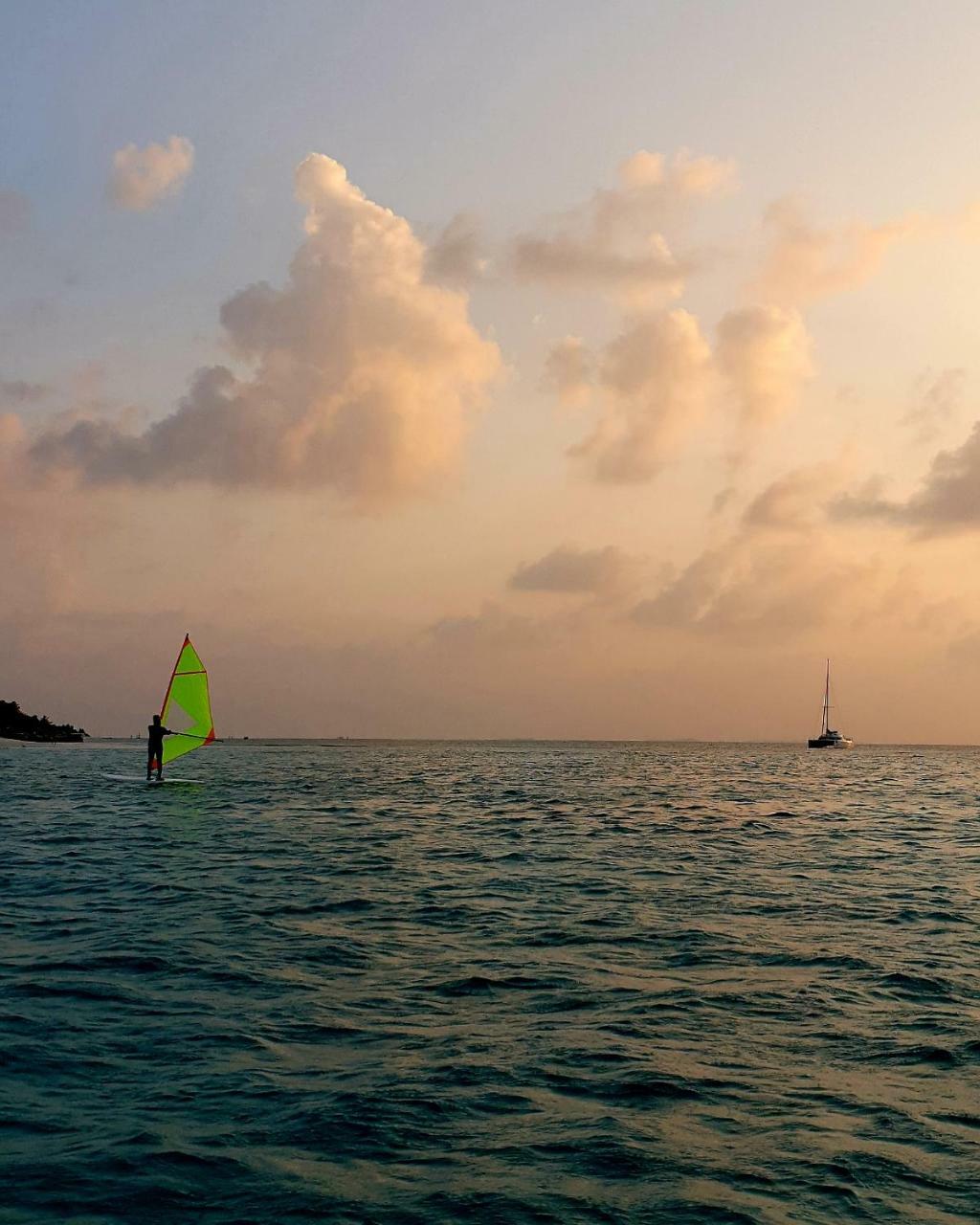 Portia Hotel & Spa Dhiffushi Exterior photo